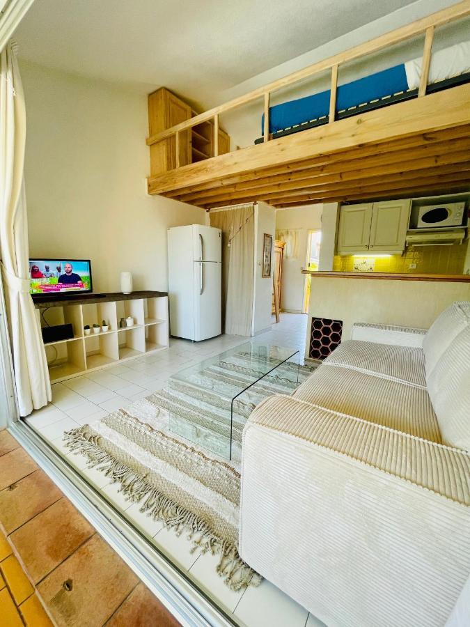 Bel Appartement Avec Mezzanine, Vue Mer Et Piscine 孔格林 外观 照片