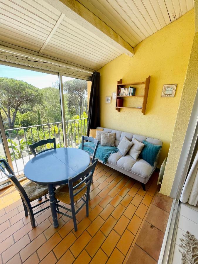 Bel Appartement Avec Mezzanine, Vue Mer Et Piscine 孔格林 外观 照片