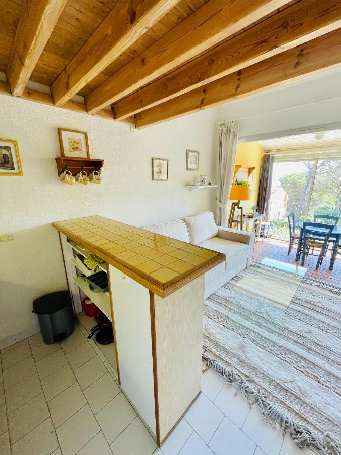 Bel Appartement Avec Mezzanine, Vue Mer Et Piscine 孔格林 外观 照片